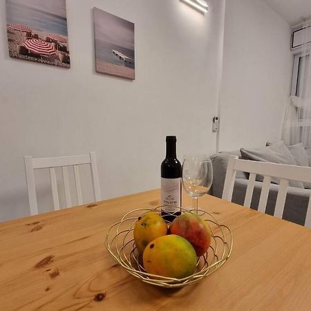 Beautiful 2-Bedroom Sea-View Apartment Нетания Экстерьер фото