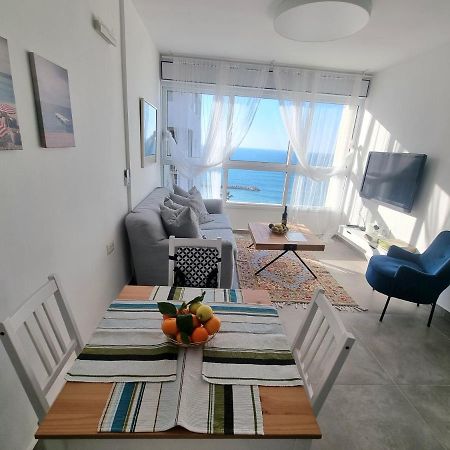 Beautiful 2-Bedroom Sea-View Apartment Нетания Экстерьер фото