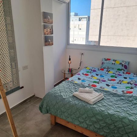 Beautiful 2-Bedroom Sea-View Apartment Нетания Экстерьер фото