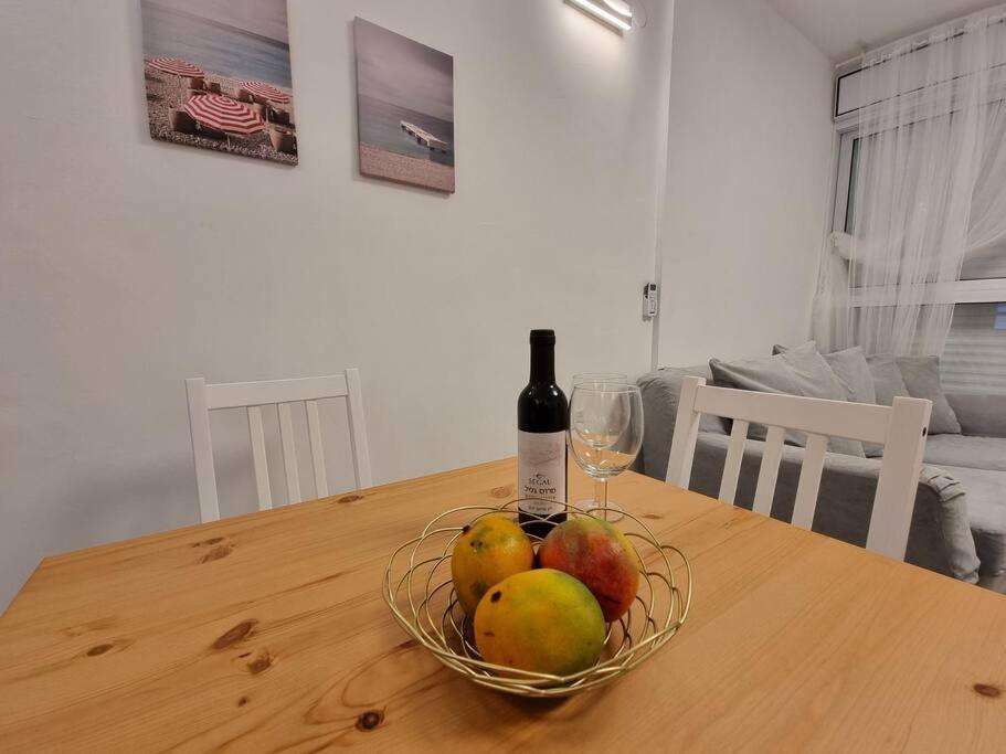Beautiful 2-Bedroom Sea-View Apartment Нетания Экстерьер фото