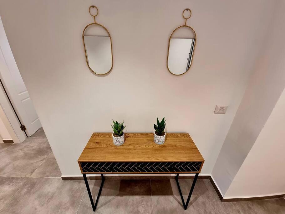 Beautiful 2-Bedroom Sea-View Apartment Нетания Экстерьер фото