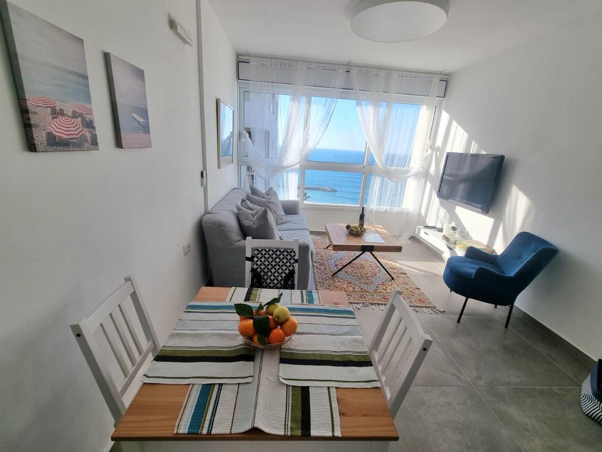 Beautiful 2-Bedroom Sea-View Apartment Нетания Экстерьер фото