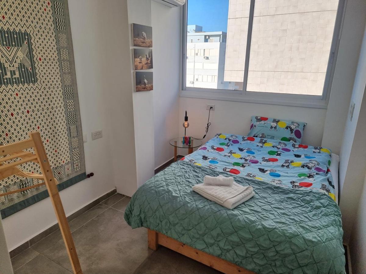 Beautiful 2-Bedroom Sea-View Apartment Нетания Экстерьер фото